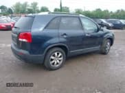 ✅ 2013 Kia Sorento LX • VIN: 5XYKTDA2XDG381055 • Lot: 42276583. Listed on IAAI with 203,693 mi. Free auction sales archive from the USA and detailed vehicle history report at DreamBid. Image 4.