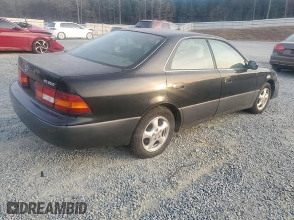 ✅ 1998 Lexus ES 300 • VIN: JT8BF28G0W5016570 • Lot: 93569755. Listed on Copart with 278,745 mi. Free auction sales archive from the USA and detailed vehicle history report at DreamBid. Image 3.