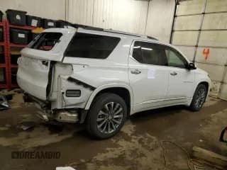 ✅ 2022 Chevrolet Traverse Premier • VIN: 1GNEVKKW8NJ165985 • Lot: 38068244. Wystawiony na Copart z przebiegiem 11 007 mil. Bezpłatny archiwum sprzedaży aukcyjnych z USA i szczegółowy raport historii pojazdu na DreamBid. Zdjęcie 3.