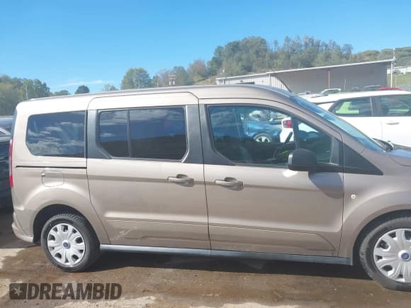 ✅ 2020 Ford Transit Connect XLT • VIN: NM0GE9F27L1455940 • Lot: 43358626. Listed on IAAI with 84,529 mi. Free auction sales archive from the USA and detailed vehicle history report at DreamBid. Image 13.