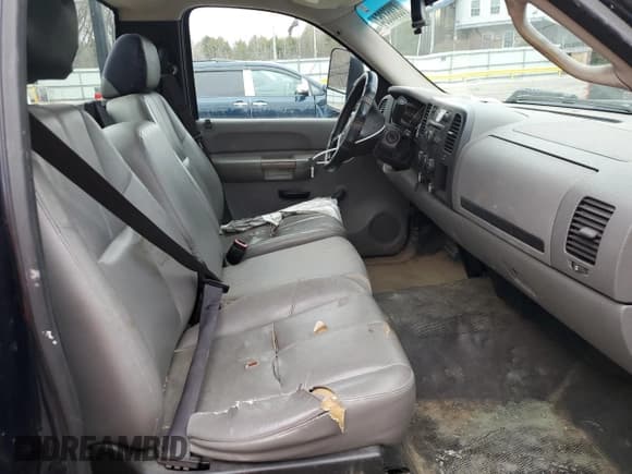 ✅ 2009 GMC Sierra 1500 • VIN: 1GDHC44K29F129330 • Лот: 83868364. Опубликован ранее на Copart с пробегом 98 265 миль. Бесплатный доступ к архиву аукционных продаж из США и подробный отчёт об истории автомобиля на DreamBid. Изображение 10.