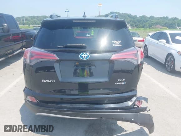✅ 2017 Toyota RAV4 XLE • VIN: JTMRJREVXHD124407 • Lot: 42892208. Listed on IAAI with 126,086 mi. Free auction sales archive from the USA and detailed vehicle history report at DreamBid. Image 16.