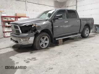 ✅ 2010 Dodge 1500 SLT • VIN: 1D7RV1CT7AS171991 • Lot: 42460632. Wystawiony na IAAI z przebiegiem 157 079 mil. Bezpłatny archiwum sprzedaży aukcyjnych z USA i szczegółowy raport historii pojazdu na DreamBid. Zdjęcie 2.