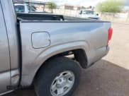 ✅ 2017 Toyota Tacoma SR5 • VIN: 3TMCZ5ANXHM047670 • Lot: 41778943. Wystawiony na IAAI z przebiegiem 138 366 mil. Bezpłatny archiwum sprzedaży aukcyjnych z USA i szczegółowy raport historii pojazdu na DreamBid. Zdjęcie 6.