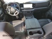 ✅ 2024 Chevrolet Silverado 2500HD • VIN: 2GC1YPEY9R1245269 • Lot: 47357355. Wystawiony na Copart z przebiegiem 26 586 mil. Bezpłatny archiwum sprzedaży aukcyjnych z USA i szczegółowy raport historii pojazdu na DreamBid. Zdjęcie 8.