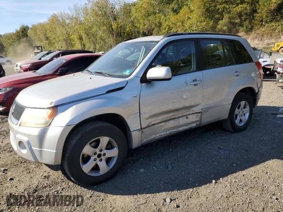 ✅ 2006 Suzuki Grand Vitara Premium • VIN: JS3TD943064100953 • Lot: 84945045. Wystawiony na Copart z przebiegiem 286 846 mil. Bezpłatny archiwum sprzedaży aukcyjnych z USA i szczegółowy raport historii pojazdu na DreamBid. Zdjęcie 1.