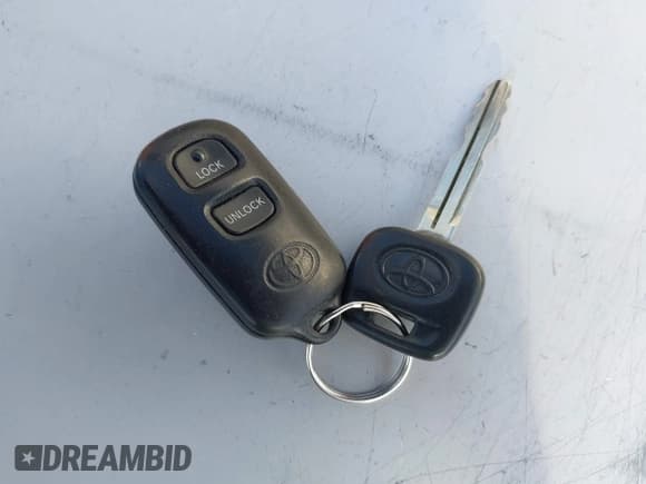 ✅ 2005 Toyota RAV4 • VIN: JTEGD20V750050293 • Лот: 43715840. Опубликован ранее на IAAI с пробегом 175 783 миль. Бесплатный доступ к архиву аукционных продаж из США и подробный отчёт об истории автомобиля на DreamBid. Изображение 11.