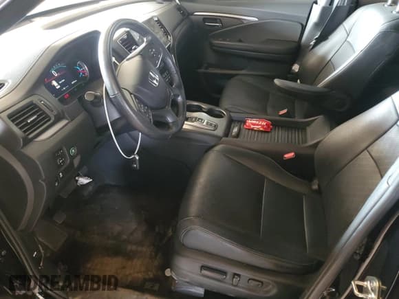 ✅ 2019 Honda Passport EX-L • VIN: 5FNYF7H51KB011636 • Lot: 71486995. Listed on Copart with 42,723 mi. Free auction sales archive from the USA and detailed vehicle history report at DreamBid. Image 7.