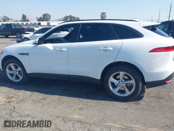 ✅ 2018 Jaguar F-Pace 25t Premium • VIN: SADCJ2FX9JA245549 • Lot: 42943791. Listed on IAAI with 55,847 mi. Free auction sales archive from the USA and detailed vehicle history report at DreamBid. Image 14.
