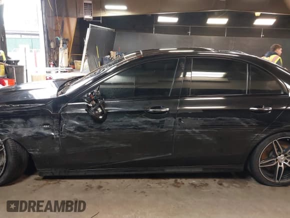 ✅ 2019 Mercedes-Benz E 53 AMG • VIN: WDDZF6BB6KA617963 • Lot: 41594448. Listed on IAAI with 86,359 mi. Free auction sales archive from the USA and detailed vehicle history report at DreamBid. Image 14.
