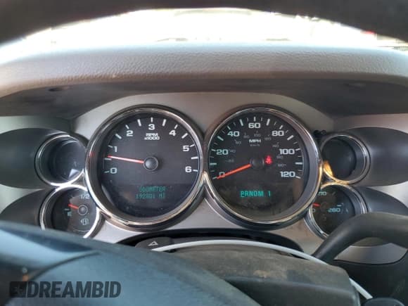 ✅ 2009 Chevrolet Silverado 2500HD Work Truck • VIN: 1GCHC49KX9E110110 • Лот: 66218465. Опубликован ранее на Copart с пробегом 192 801 миль. Бесплатный доступ к архиву аукционных продаж из США и подробный отчёт об истории автомобиля на DreamBid. Изображение 9.