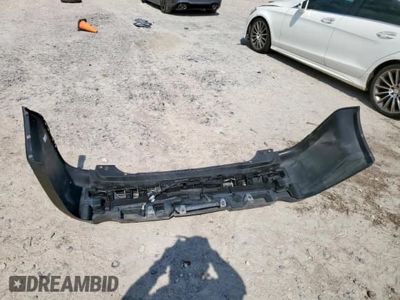 ✅ 2015 Ford Flex SEL • VIN: 2FMGK5C88FBA11807 • Лот: 71107195. Опубликован ранее на Copart с пробегом 180 072 миль. Бесплатный доступ к архиву аукционных продаж из США и подробный отчёт об истории автомобиля на DreamBid. Изображение 13.