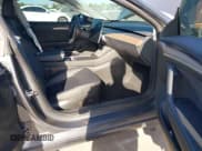 ✅ 2023 Tesla Model 3 Long Range • VIN: 5YJ3E1EB5PF620739 • Lot: 43366517. Wystawiony na IAAI z przebiegiem 34 325 mil. Bezpłatny archiwum sprzedaży aukcyjnych z USA i szczegółowy raport historii pojazdu na DreamBid. Zdjęcie 5.