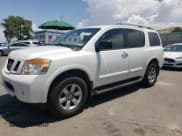 ✅ 2014 Nissan Armada SV • VIN: 5N1AA0NC9EN605130 • Лот: 62556195. Опубликован ранее на Copart с пробегом 137 548 миль. Бесплатный доступ к архиву аукционных продаж из США и подробный отчёт об истории автомобиля на DreamBid. Изображение 1.