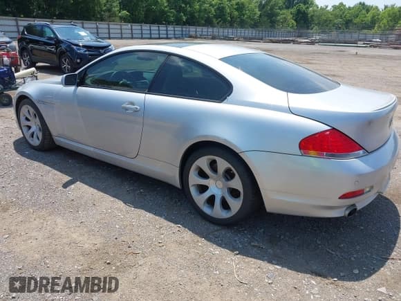 ✅ 2007 BMW 6 Series 650i • VIN: WBAEH13507CR46469 • Lot: 42472143. Wystawiony na IAAI z przebiegiem 125 442 mil. Bezpłatny archiwum sprzedaży aukcyjnych z USA i szczegółowy raport historii pojazdu na DreamBid. Zdjęcie 3.