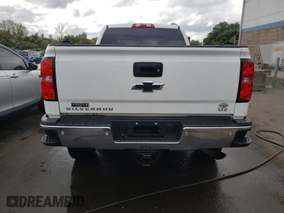 ✅ 2019 Chevrolet Silverado 2500HD LTZ • VIN: 1GC1KTEG9KF100989 • Lot: 72360484. Wystawiony na Copart z przebiegiem 141 313 mil. Bezpłatny archiwum sprzedaży aukcyjnych z USA i szczegółowy raport historii pojazdu na DreamBid. Zdjęcie 6.