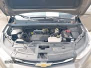 ✅ 2020 Chevrolet Trax LT • VIN: KL7CJPSB1LB344850 • Lot: 42904445. Wystawiony na IAAI z przebiegiem 14 489 mil. Bezpłatny archiwum sprzedaży aukcyjnych z USA i szczegółowy raport historii pojazdu na DreamBid. Zdjęcie 10.