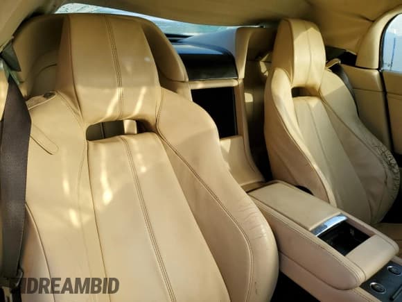 ✅ 2008 Aston Martin Vantage • VIN: SCFBF04B18GD08076 • Lot: 70620153. Wystawiony na Copart z przebiegiem Nie podano. Bezpłatny archiwum sprzedaży aukcyjnych z USA i szczegółowy raport historii pojazdu na DreamBid. Zdjęcie 10.