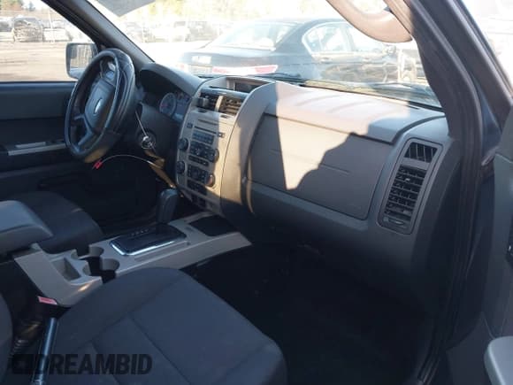 ✅ 2012 Ford Escape XLT • VIN: 1FMCU9D70CKB98340 • Лот: 42115122. Опубликован ранее на IAAI с пробегом 200 793 миль. Бесплатный доступ к архиву аукционных продаж из США и подробный отчёт об истории автомобиля на DreamBid. Изображение 5.