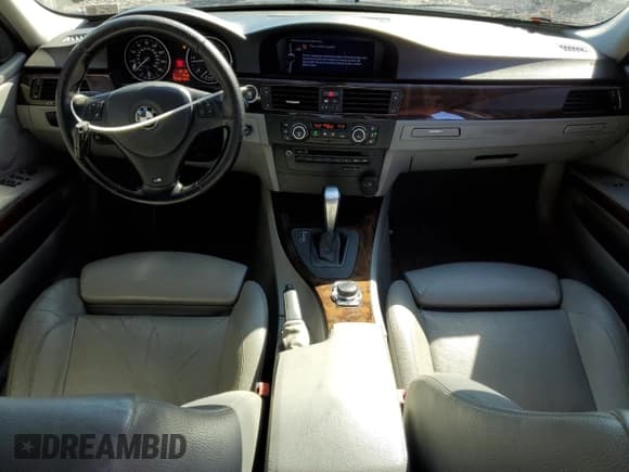 ✅ 2011 BMW 3 Series 335d • VIN: WBAPN7C58BA782252 • Лот: 85507945. Опубликован ранее на Copart с пробегом 197 593 миль. Бесплатный доступ к архиву аукционных продаж из США и подробный отчёт об истории автомобиля на DreamBid. Изображение 8.