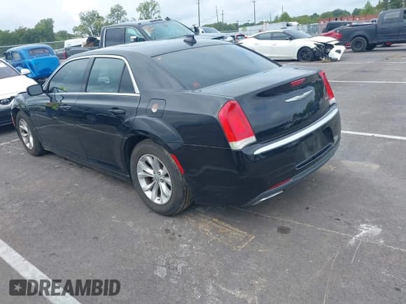 ✅ 2016 Chrysler 300 Touring • VIN: 2C3CCAAG7GH141793 • Lot: 43292102. Wystawiony na IAAI z przebiegiem 117 699 mil. Bezpłatny archiwum sprzedaży aukcyjnych z USA i szczegółowy raport historii pojazdu na DreamBid. Zdjęcie 3.