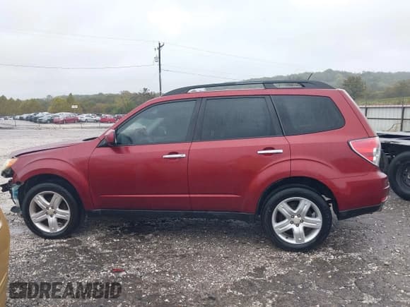 ✅ 2009 Subaru Forester X Limited • VIN: JF2SH646X9H715094 • Лот: 43556897. Опубликован ранее на IAAI с пробегом 233 444 миль. Бесплатный доступ к архиву аукционных продаж из США и подробный отчёт об истории автомобиля на DreamBid. Изображение 15.