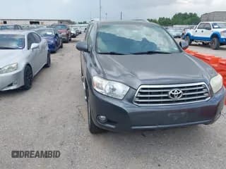✅ 2010 Toyota Highlander Limited • VIN: JTEYK3EHXA2104252 • Лот: 42993328. Опубликован ранее на IAAI с пробегом 245 975 миль. Бесплатный доступ к архиву аукционных продаж из США и подробный отчёт об истории автомобиля на DreamBid. Изображение 1.