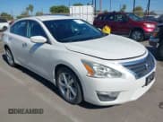 ✅ 2015 Nissan Altima SV • VIN: 1N4AL3AP4FC420267 • Lot: 43377878. Listed on IAAI with 211,948 mi. Free auction sales archive from the USA and detailed vehicle history report at DreamBid. Image 1.