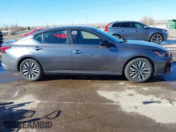 ✅ 2024 Nissan Altima SV • VIN: 1N4BL4DV7RN364130 • Lot: 43894213. Listed on IAAI with 47,211 mi. Free auction sales archive from the USA and detailed vehicle history report at DreamBid. Image 13.