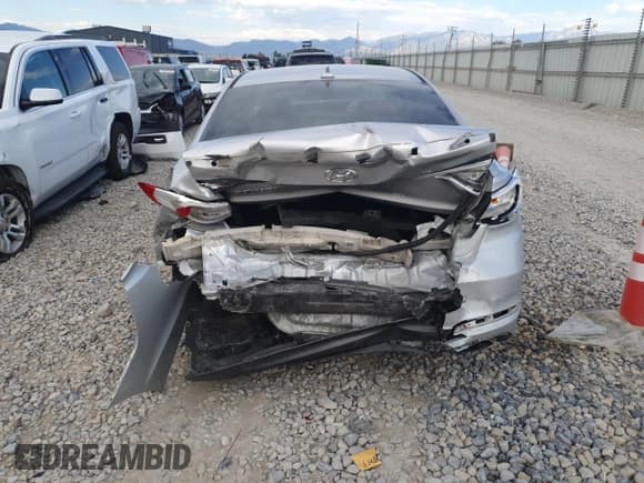 ✅ 2016 Hyundai Sonata 2.4L • VIN: 5NPE24AF1GH359073 • Лот: 69642055. Опубликован ранее на Copart с пробегом 86 496 миль. Бесплатный доступ к архиву аукционных продаж из США и подробный отчёт об истории автомобиля на DreamBid. Изображение 6.