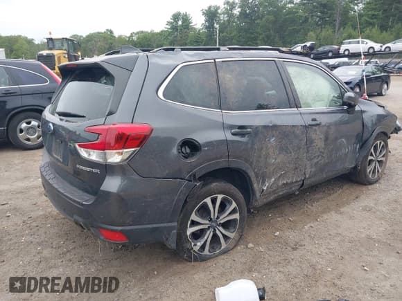 ✅ 2024 Subaru Forester Limited • VIN: JF2SKALC7RH411958 • Lot: 43073105. Wystawiony na IAAI z przebiegiem 17 427 mil. Bezpłatny archiwum sprzedaży aukcyjnych z USA i szczegółowy raport historii pojazdu na DreamBid. Zdjęcie 4.