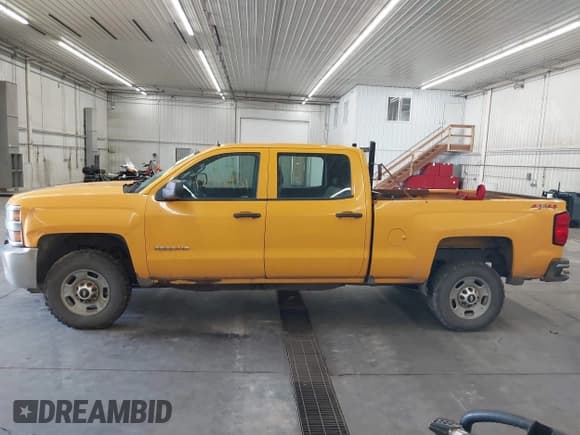 ✅ 2018 Chevrolet Silverado 2500HD Work Truck • VIN: 1GC1KUEG0JF173852 • Lot: 42516951. Listed on IAAI with 56,095 mi. Free auction sales archive from the USA and detailed vehicle history report at DreamBid. Image 15.