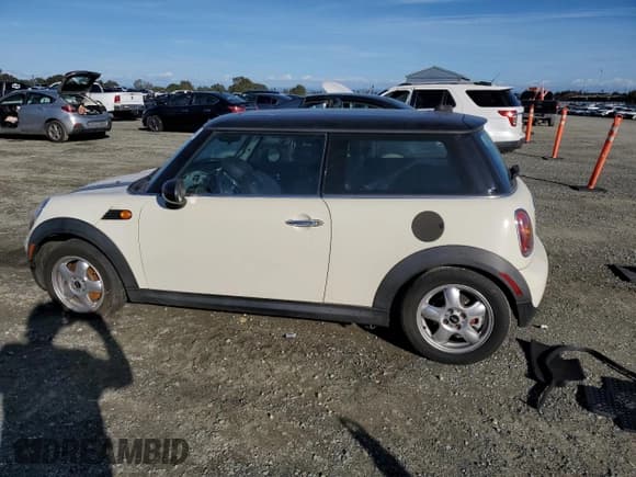 ✅ 2008 MINI Hardtop • VIN: WMWMF335X8TU64025 • Lot: 92147285. Listed on Copart with Not provided. Free auction sales archive from the USA and detailed vehicle history report at DreamBid. Image 2.