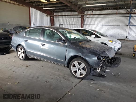 ✅ 2009 Volkswagen Passat Komfort • VIN: WVWJK73C79P049598 • Lot: 86301565. Listed on Copart with 135,722 mi. Free auction sales archive from the USA and detailed vehicle history report at DreamBid. Image 4.