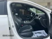 ✅ 2022 Mercedes-Benz C 300 • VIN: W1KAF4HB6NR066528 • Lot: 68215355. Wystawiony na Copart z przebiegiem 63 322 mil. Bezpłatny archiwum sprzedaży aukcyjnych z USA i szczegółowy raport historii pojazdu na DreamBid. Zdjęcie 5.