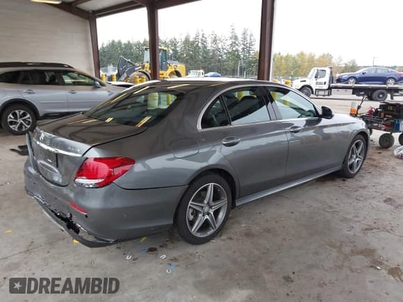 ✅ 2017 Mercedes-Benz E 300 Luxury • VIN: WDDZF4KBXHA194804 • Lot: 43566351. Listed on IAAI with 83,268 mi. Free auction sales archive from the USA and detailed vehicle history report at DreamBid. Image 4.