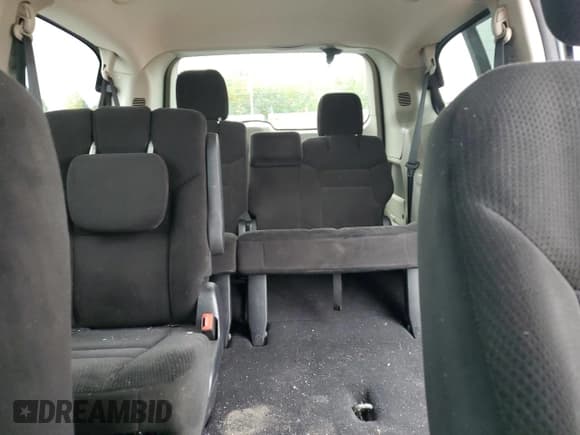 ✅ 2016 Dodge Grand Caravan SE • VIN: 2C4RDGBG1GR204370 • Lot: 82245345. Wystawiony na Copart z przebiegiem 94 297 mil. Bezpłatny archiwum sprzedaży aukcyjnych z USA i szczegółowy raport historii pojazdu na DreamBid. Zdjęcie 10.