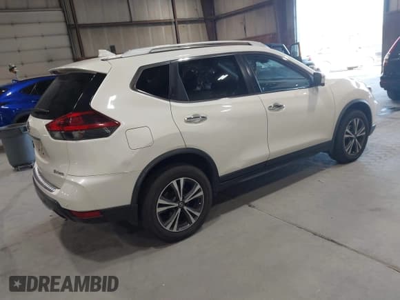 ✅ 2019 Nissan Rogue S • VIN: JN8AT2MV1KW381830 • Lot: 43157499. Listed on IAAI with 68,453 mi. Free auction sales archive from the USA and detailed vehicle history report at DreamBid. Image 4.