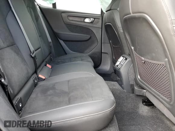 ✅ 2023 Volvo C40 Plus • VIN: YV4ED3GL3P2034098 • Lot: 46739434. Wystawiony na Copart z przebiegiem Nie podano. Bezpłatny archiwum sprzedaży aukcyjnych z USA i szczegółowy raport historii pojazdu na DreamBid. Zdjęcie 10.