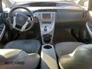 ✅ 2014 Toyota Prius Three • VIN: JTDKN3DU7E1750702 • Лот: 94692325. Опубликован ранее на Copart с пробегом 211 508 миль. Бесплатный доступ к архиву аукционных продаж из США и подробный отчёт об истории автомобиля на DreamBid. Изображение 8.