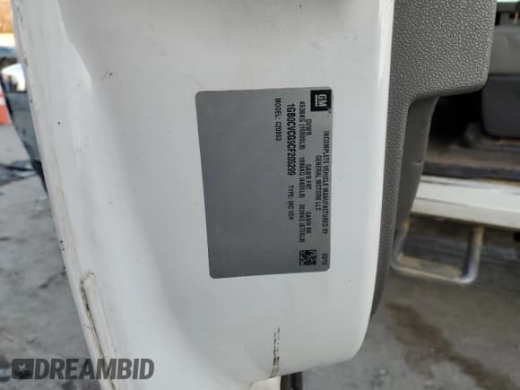 ✅ 2012 Chevrolet Silverado 2500HD Work Truck • VIN: 1GB0CVCG9CF205299 • Lot: 86161354. Wystawiony na Copart z przebiegiem 222 569 mil. Bezpłatny archiwum sprzedaży aukcyjnych z USA i szczegółowy raport historii pojazdu na DreamBid. Zdjęcie 12.