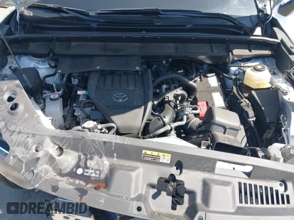 ✅ 2024 Toyota Highlander LE • VIN: 5TDKDRBH7RS547443 • Lot: 42035721. Listed on IAAI with 9,567 mi. Free auction sales archive from the USA and detailed vehicle history report at DreamBid. Image 10.