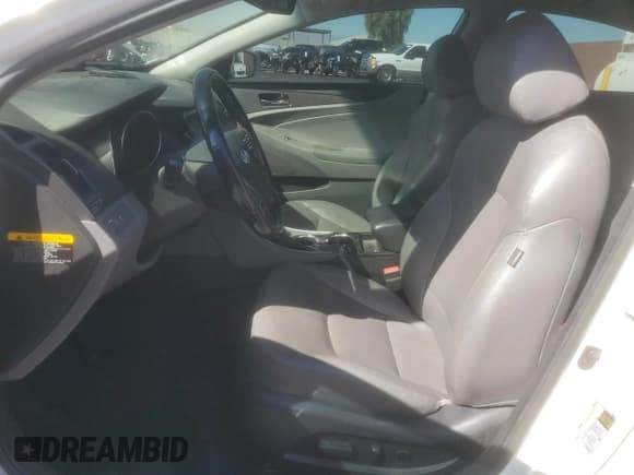 ✅ 2015 Hyundai Sonata • VIN: KMHEC4A49FA121419 • Lot: 84250425. Listed on Copart with 100,743 mi. Free auction sales archive from the USA and detailed vehicle history report at DreamBid. Image 7.