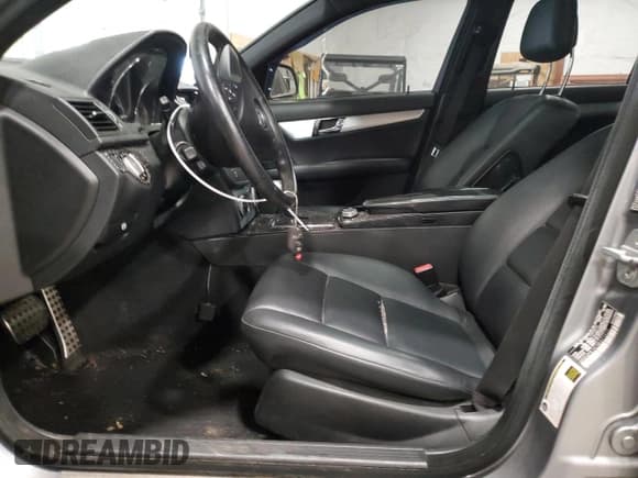 ✅ 2009 Mercedes-Benz C 300 Sport • VIN: WDDGF81X19F271317 • Lot: 89546815. Wystawiony na Copart z przebiegiem Nie podano. Bezpłatny archiwum sprzedaży aukcyjnych z USA i szczegółowy raport historii pojazdu na DreamBid. Zdjęcie 7.