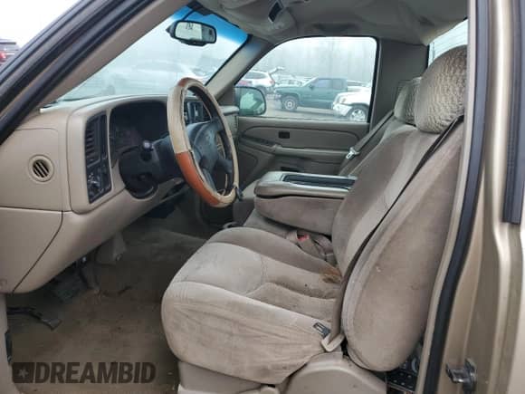 2004 Chevrolet Silverado 1500 LS z VIN 1GCEC14T74E115825, wystawiony jako Copart lot #88708185 z przebiegiem Nie podano mil oraz Szkoda całkowita • Salvage title. Historia ofert i sprzedaży dostępna na DreamBid. Obrazek 7.