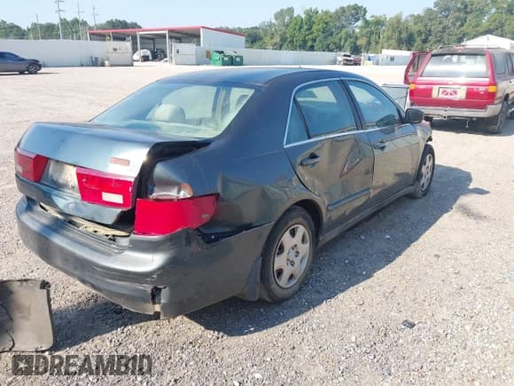 ✅ 2005 Honda Accord LX • VIN: 1HGCM56445A024040 • Лот: 43194465. Опубликован ранее на IAAI с пробегом 255 556 миль. Бесплатный доступ к архиву аукционных продаж из США и подробный отчёт об истории автомобиля на DreamBid. Изображение 4.