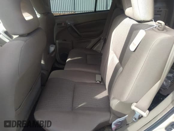 ✅ 2005 Toyota RAV4 • VIN: JTEHD20V850070248 • Lot: 35107940. Listed on IAAI with 171,796 mi. Free auction sales archive from the USA and detailed vehicle history report at DreamBid. Image 8.