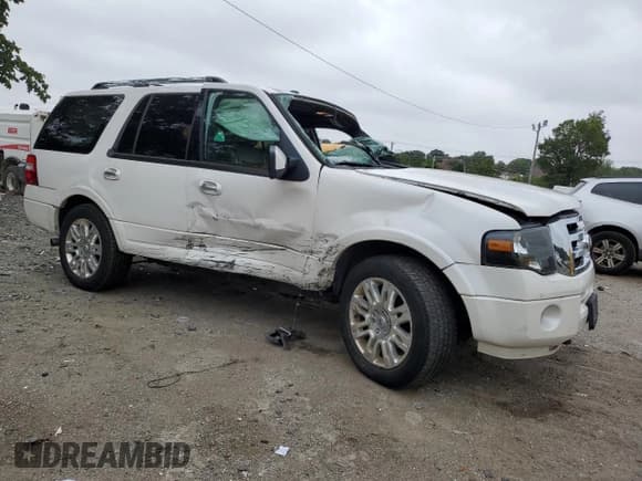 ✅ 2012 Ford Expedition Limited • VIN: 1FMJU2A50CEF46640 • Lot: 69068675. Wystawiony na Copart z przebiegiem Nie podano. Bezpłatny archiwum sprzedaży aukcyjnych z USA i szczegółowy raport historii pojazdu na DreamBid. Zdjęcie 4.