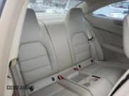 ✅ 2013 Mercedes-Benz C 250 • VIN: WDDGJ4HB9DF946888 • Lot: 90693825. Wystawiony na Copart z przebiegiem 88 385 mil. Bezpłatny archiwum sprzedaży aukcyjnych z USA i szczegółowy raport historii pojazdu na DreamBid. Zdjęcie 10.