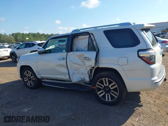 ✅ 2016 Toyota 4Runner SR5 • VIN: JTEZU5JR0G5141472 • Лот: 43329078. Опубликован ранее на IAAI с пробегом 111 965 миль. Бесплатный доступ к архиву аукционных продаж из США и подробный отчёт об истории автомобиля на DreamBid. Изображение 14.